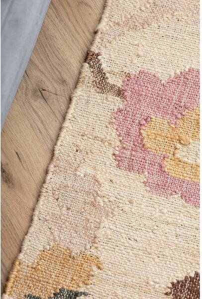 Кремав ръчно изработен ютен килим 120x170 cm Roya Violette – Elle Decoration