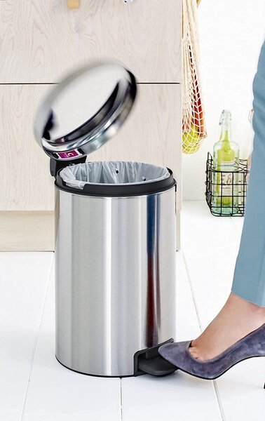 Кош за боклук с педал Brabantia NewIcon 649026, 12 л, Плавно затваряне, Противоплъзгаща основа, Инокс/Мат