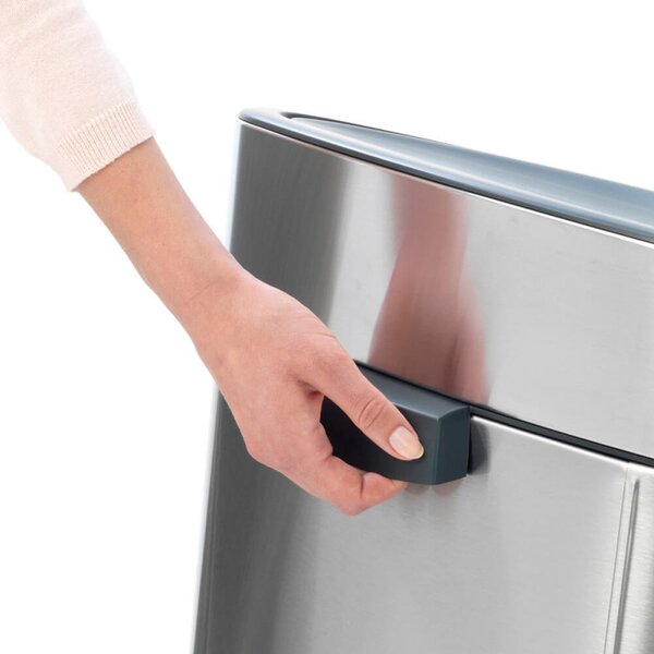 Кош за боклук Brabantia Touch Bin New 649732, 40 л, Безшумно и плавно затваряне, Плосък гръб, Сив