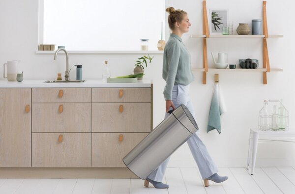 Кош за боклук Brabantia Touch Bin New 650532, 40 л, Безшумно и плавно затваряне, Плосък гръб, Инокс/мат