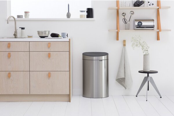 Кош за боклук Brabantia Touch Bin New 650532, 40 л, Безшумно и плавно затваряне, Плосък гръб, Инокс/мат