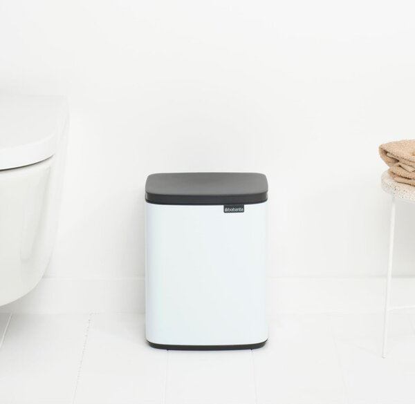 Кош за боклук Brabantia Bo Small 1006627, 7 л, Плавно и безшумно отваряне, Противоплъзгаща основа, Бял