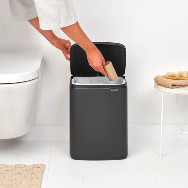 Кош за боклук Brabantia Bo Small 1006635, 12 л, Безшумно и плавно отваряне, Противоплъзгаща основа, Черен