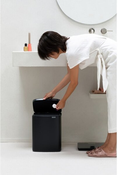 Кош за боклук Brabantia Bo Small 1006635, 12 л, Безшумно и плавно отваряне, Противоплъзгаща основа, Черен
