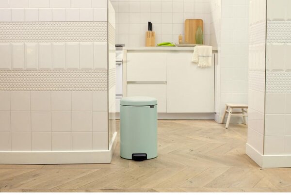 Кош за боклук с педал Brabantia NewIcon 1008847, 20 л, Плавно затваряне, Противоплъзгаща основа, Светлозелен