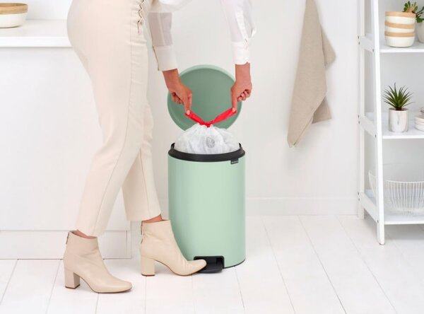 Кош за боклук с педал Brabantia NewIcon 1008847, 20 л, Плавно затваряне, Противоплъзгаща основа, Светлозелен
