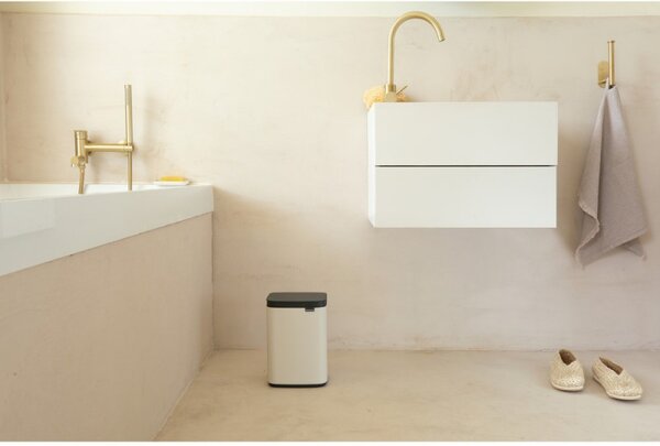 Кош за боклук Brabantia Bo Small 1008865, 4 л, Плавно и безшумно отваряне, Противоплъзгаща основа, Бежов