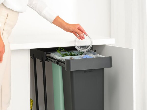 Кош за разделно събиране на боклук Brabantia Sort&Go 1008863, 2x30 л, Вътрешен монтаж с телескопична рамка, Сив/зелен