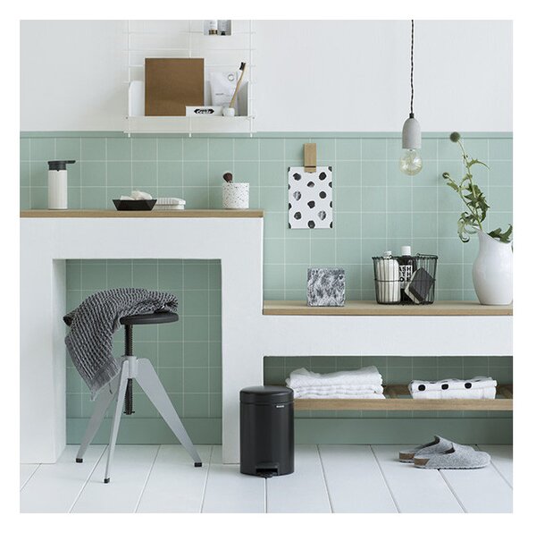 Кош за боклук с педал Brabantia NewIcon 649001, 3 л, Плавно затваряне, Противоплъзгаща основа, Черен
