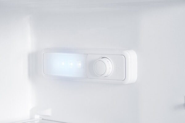 Хладилник Tesla RD2101EH, 206 л, Клас Е, SN/N/ST, Реверсивни врати, LED, Бял
