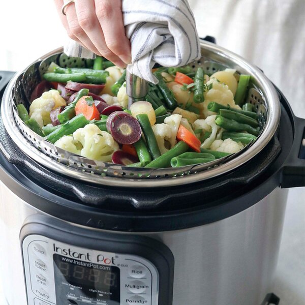 Мултикукър под налягане Instant Pot Duo Mini 110004501, 700W, 3 л, 11 програми, 7 функции, Функция настрой и забрави, Неръждаема стомана, Сребрист