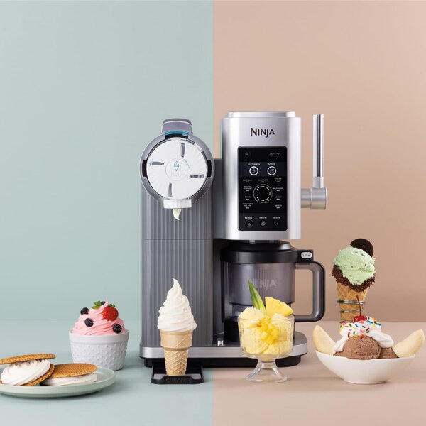 Машина за сладолед 13-в-1 Ninja CREAMi Scoop & Swirl™ NC701EU, 800W, 13 програми, 3-степенен лост за фунийки, CreamiFit, Creamify, 2 купички 473 мл, Персонализация, Сив/черен