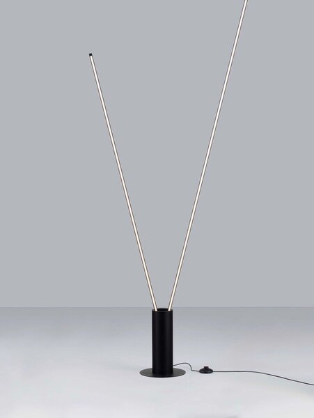 Матово черно метална LED подова лампа с огъваща се структура (височина 181 cm) Kimolia – Nova Luce