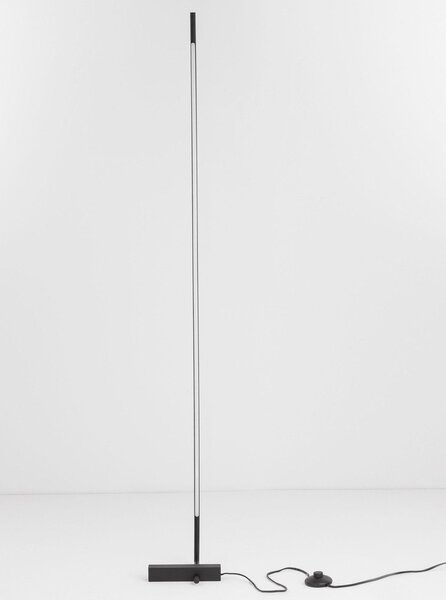 Черна метална LED подова лампа с абажур от акрилно стъкло (височина 140 cm) Raccio – Nova Luce