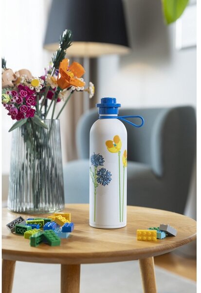 Бял/син детски термос 560 ml Meadow Flowers – LEGO®