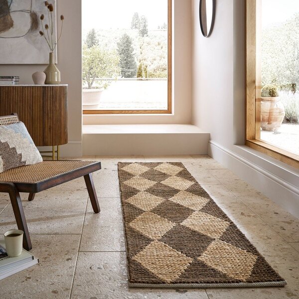 Кафява/естествена ръчно изработена пътека със смес от юта 80x230 cm Effie Diamond – Flair Rugs