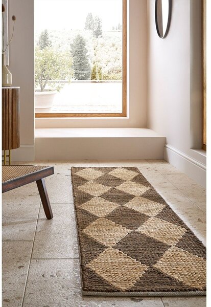 Кафява/естествена ръчно изработена пътека със смес от юта 80x230 cm Effie Diamond – Flair Rugs