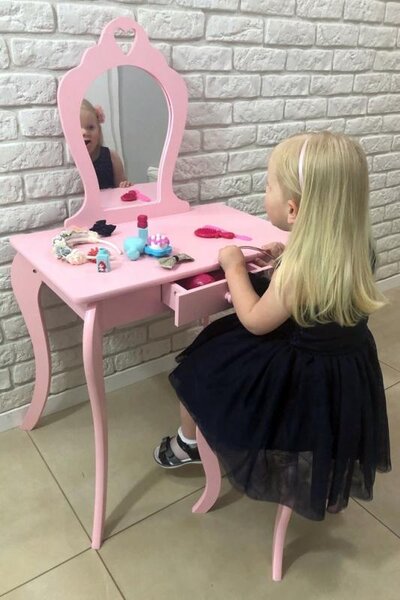 Розова детска тоалетка с табуретка