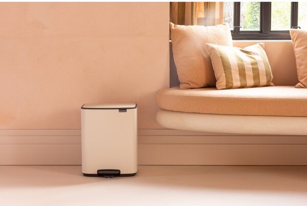 Бежово стоманено кошче за боклук с педал 12 l Bo – Brabantia