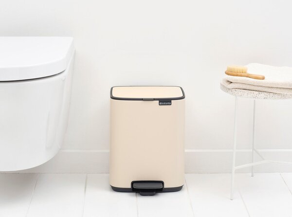 Бежово стоманено кошче за боклук с педал 7 l Bo – Brabantia