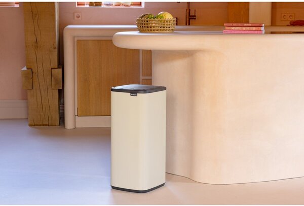 Бежово стоманено кошче за боклук отваряне с докосване 30 l Bo Touch – Brabantia