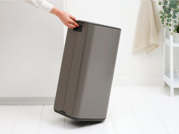 Сиво стоманено кошче за боклук с педал 30 l Bo – Brabantia