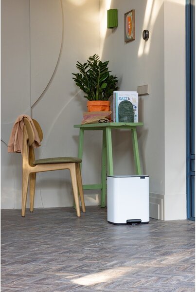 Бяло стоманено кошче за боклук с педал 12 l Bo – Brabantia
