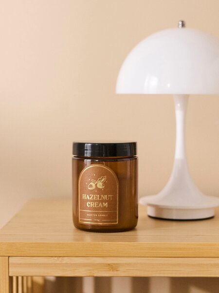 Sinsay - Ароматизирана свещ Hazelunt Cream - златистокафяво