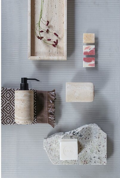 Бежов каменен диспенсер за сапун 250 ml Travertine – Mette Ditmer Denmark