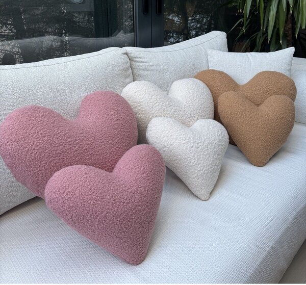 Декоративна възглавница 38x33 cm Teddy Kalp – Mioli Decor