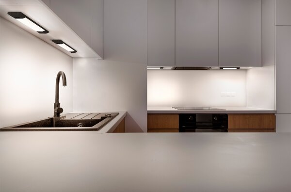 Osram - димируемо LED осветление за монтаж под шкаф с датчик LINEAR EDGE LED/4W/230V 30 cm черно