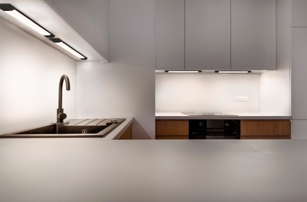 Osram - Димируемо LED осветление за под шкаф със сензор LINEAR EDGE LED/8W/230V 50 cm черно