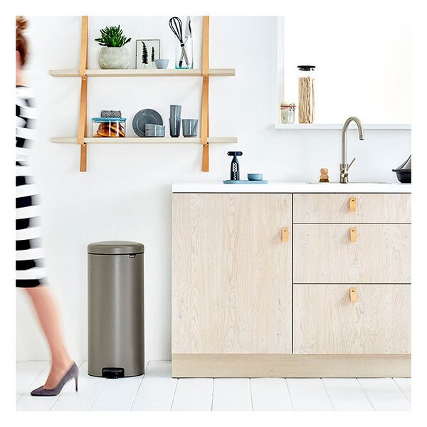 Кош за боклук с педал Brabantia NewIcon 649057, 30 л, Плавно затваряне, Противоплъзгаща основа, Сив