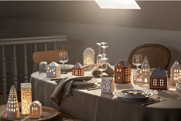 Керамичен свещник за чаена свещ Gingerbread Lighthouse – Kähler Design