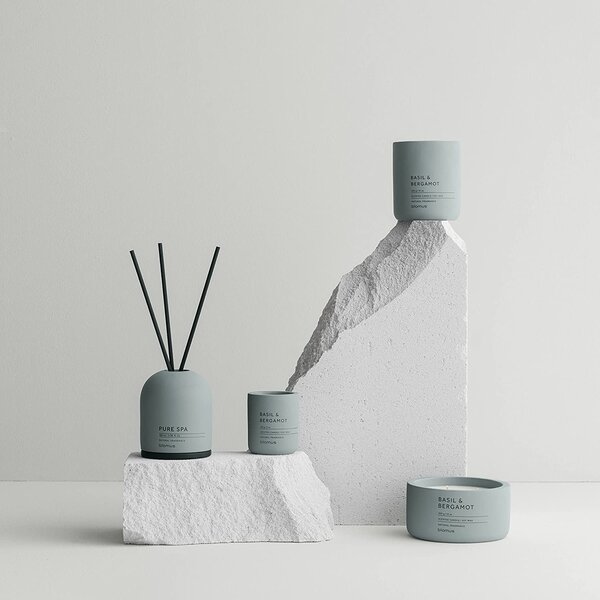 BLOMUS Ароматна свещ FRAGA размер L - аромат Basil & Bergamot - цвят Pine Gray