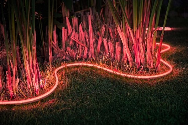 LED RGBW Димируема лента Philips Hue OUTDOOR STRIP LED/20,5W 2 м IP67