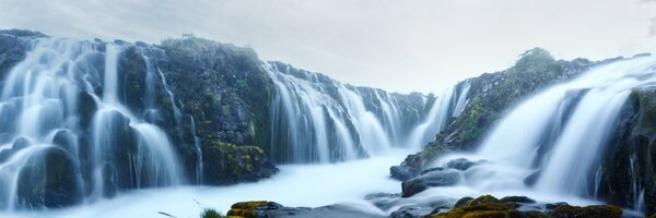 Картина на платно – Величествени водопади