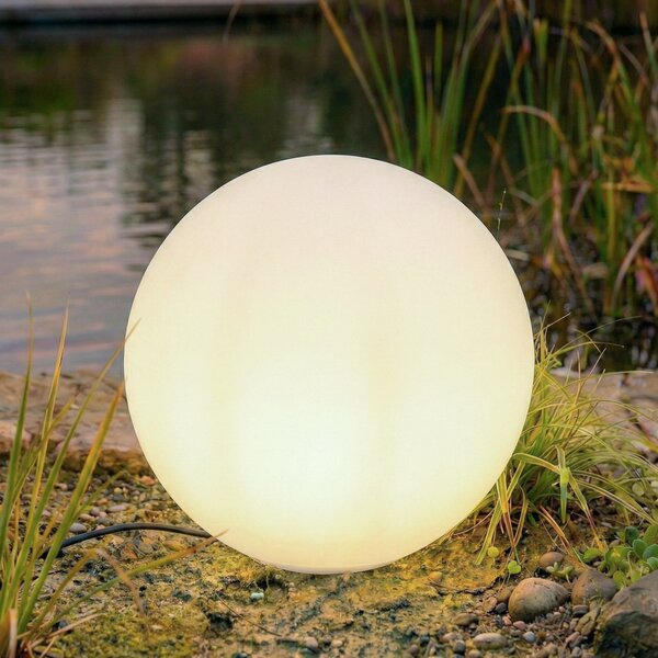 Lindby сферична лампа Valyra, Ø 50 cm, IP54, колче за забиване в земята, Бял, Пластмаса, Модерен
