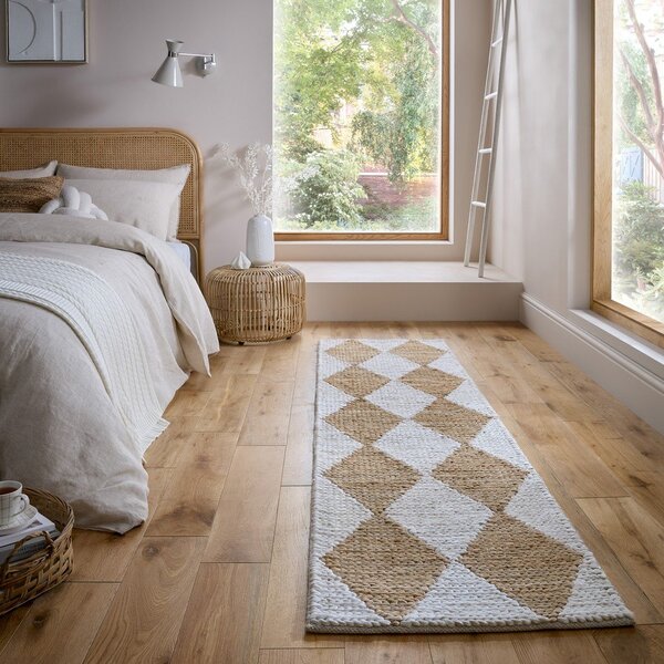 Бяла/естествена ръчно изработена пътека със смес от юта 80x230 cm Effie Diamond – Flair Rugs