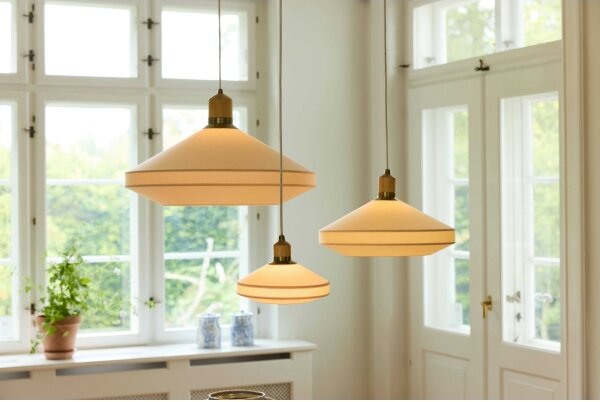 Halo Design 744305 - Висящ полилей на кабел PARIS 1xE27/40W/230V, Ø 56 см, крем/месинг/дъб