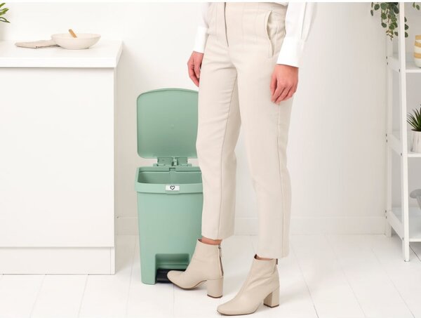 Кош за боклук с педал Brabantia StepUp 1008484, 25 л, Екологични материали, Голям отвор, Светлозелен