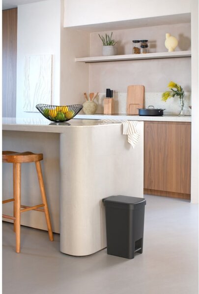 Кош за боклук с педал Brabantia StepUp 1008479, 16 л, Екологични материали, Голям отвор, Тъмносив