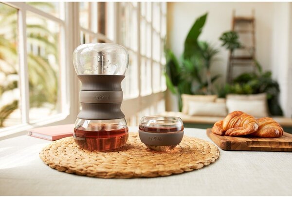 Светлокафяв стъклен чайник с цедка 500 ml – Lékué