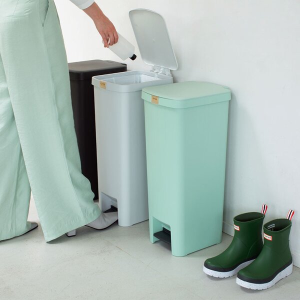 Кош за боклук с педал Brabantia StepUp 1005558, 40 л, Екологични материали, Голям отвор, Светлозелен