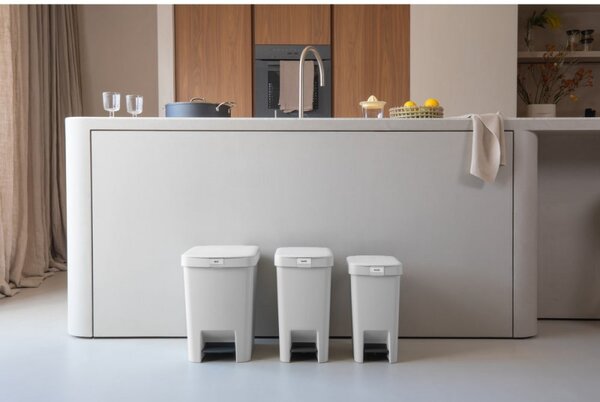 Кош за боклук с педал Brabantia StepUp 1008483, 25 л, Екологични материали, Голям отвор, Светлосив