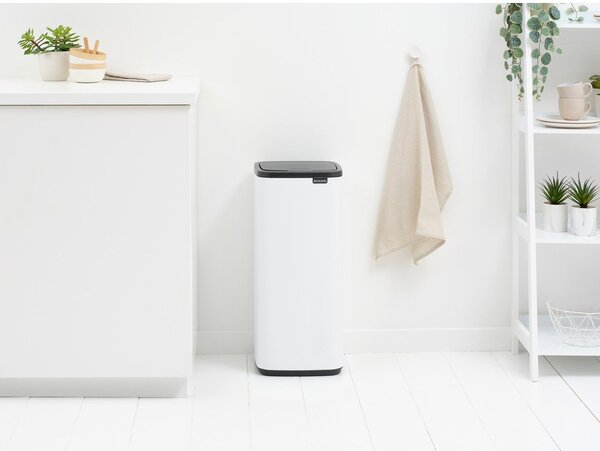 Бяло стоманено кошче за боклук отваряне с докосване 30 l Bo Touch – Brabantia