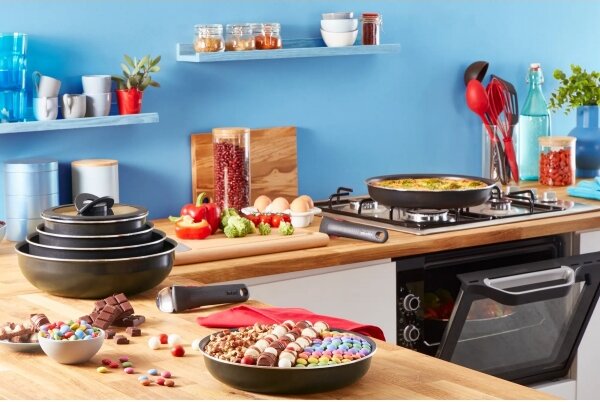 Tefal - Комплект готварски съдове 10 бр. INGENIO EASY COOK & CLEAN BLACK