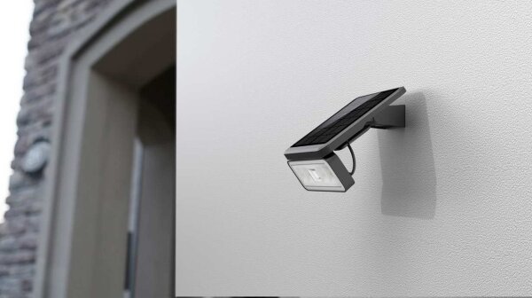 LED соларен прожектор с сензор 8W/3,7V 2000mAh IP54 черен