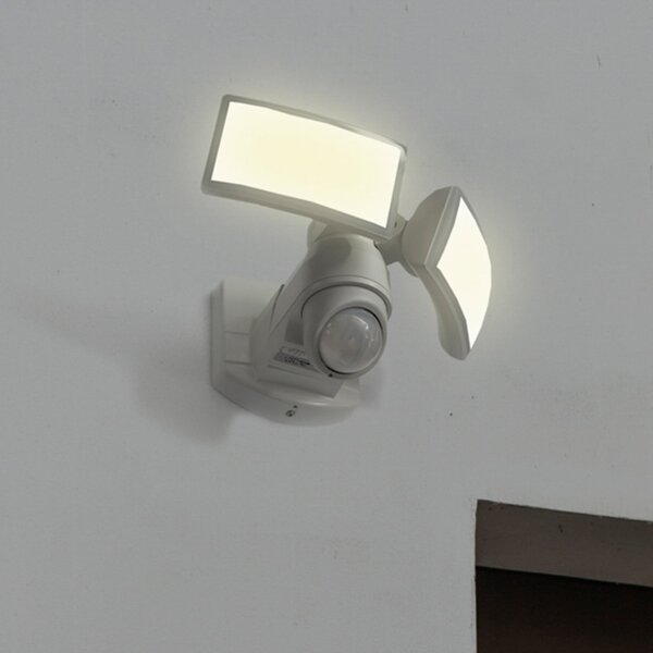 LUTEC LED прожектор с датчик за външна стена ARC, бял, 28 см, 2 лампи, IP54, Бял, Пластмаса, Модерен, Стенна ъглова