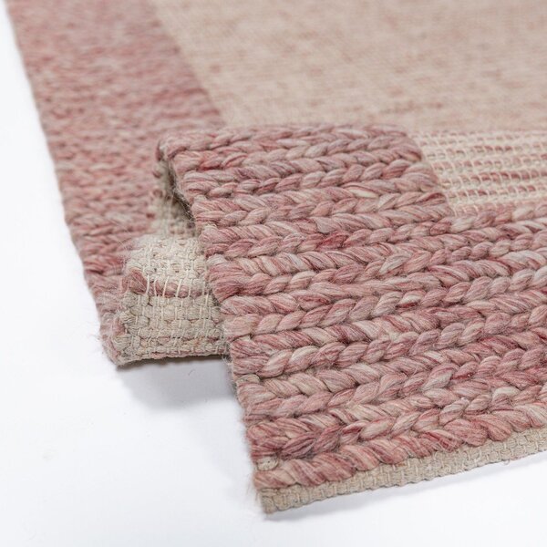 Светлорозов ръчно изработен килим със смес от вълна 120x170 cm Rue – Flair Rugs